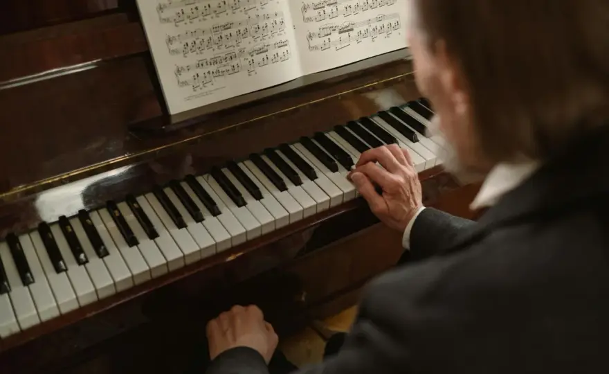 Tonacja D-dur - Skala, akordy i jak grać na instrumencie
