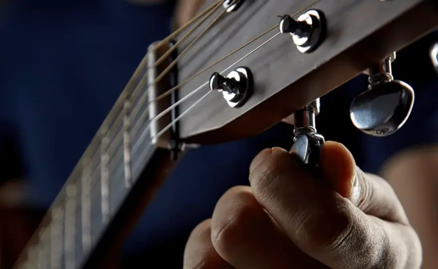 Strojenie guitalele - jak to zrobić dobrze? Poradnik krok po kroku